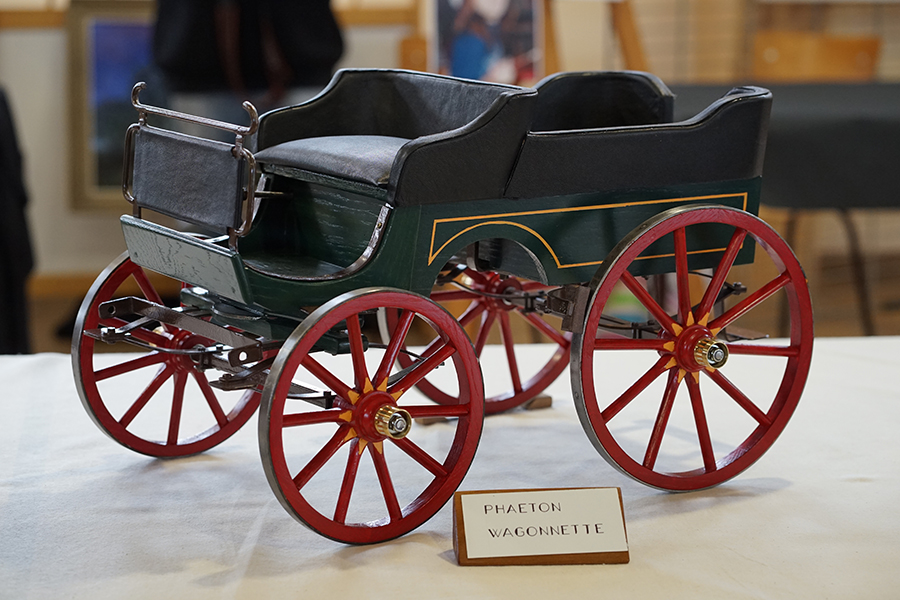 Reproduction hippomobile miniature phaéton wagonnette
