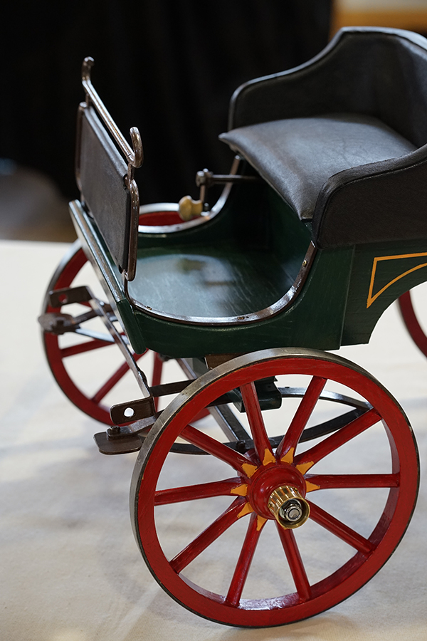 Reproduction hippomobile miniature phaéton wagonnette