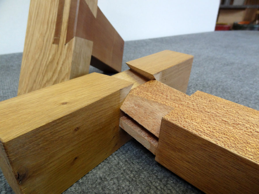 Tenon et Mortaise avec flottage en queue d'Aronde