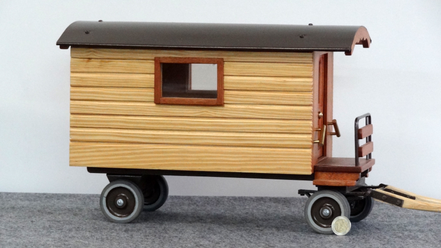 Reproduction roulotte gitane