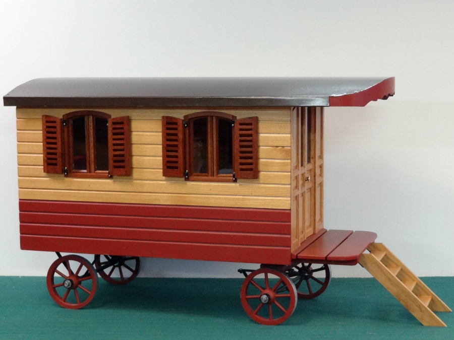 Reproduction roulotte gitane