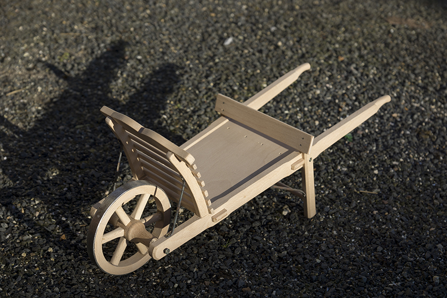 Reproduction brouette en bois