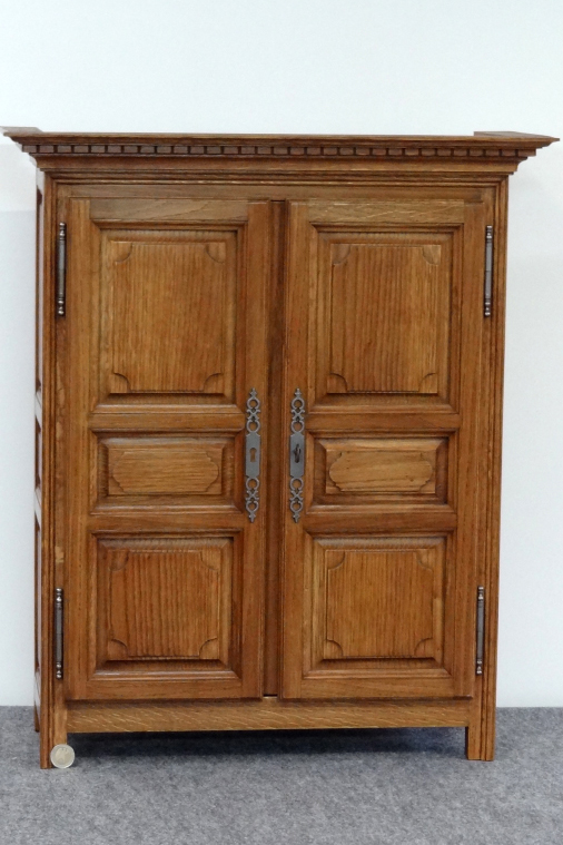 ébénisterie reproduction armoire Louis XIII