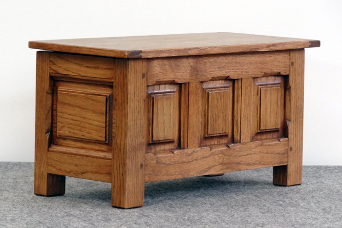 Ebénisterie reproduction coffre louis xiii