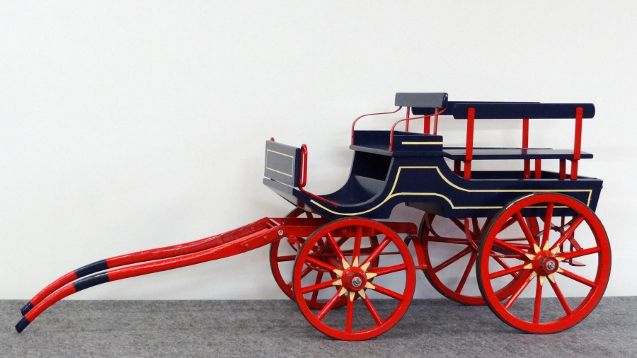 Reproduction miniature hippomobile break sportif