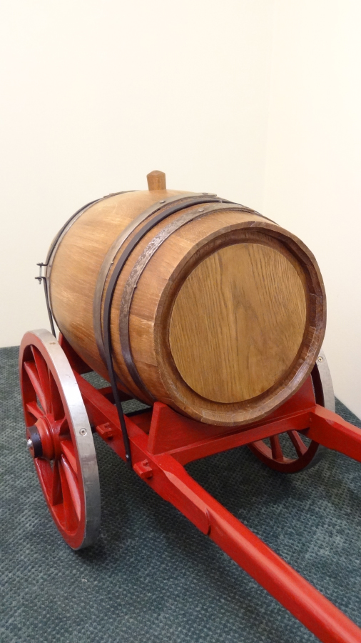 Reproduction miniature véhicule hippomobile citerne