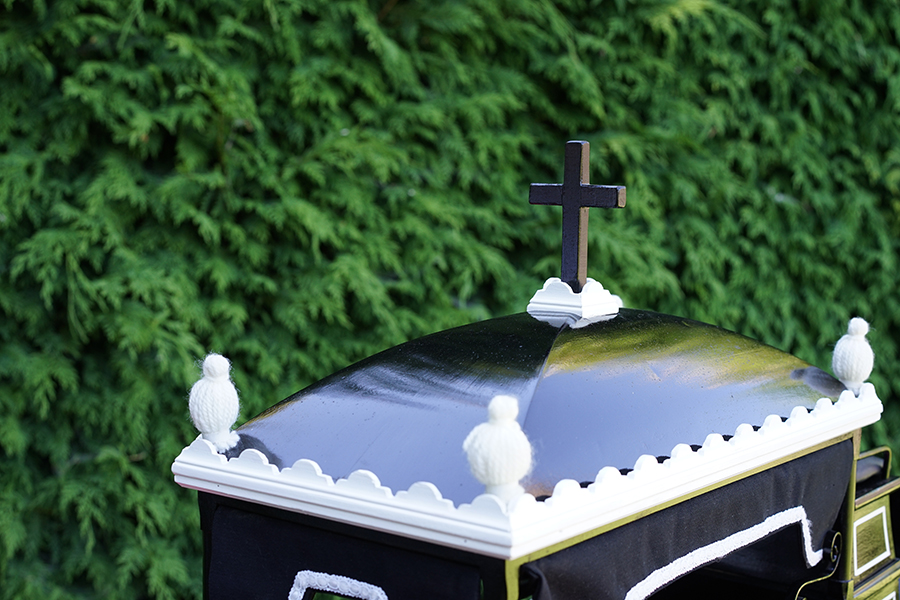 Miniature hippomobile corbillard