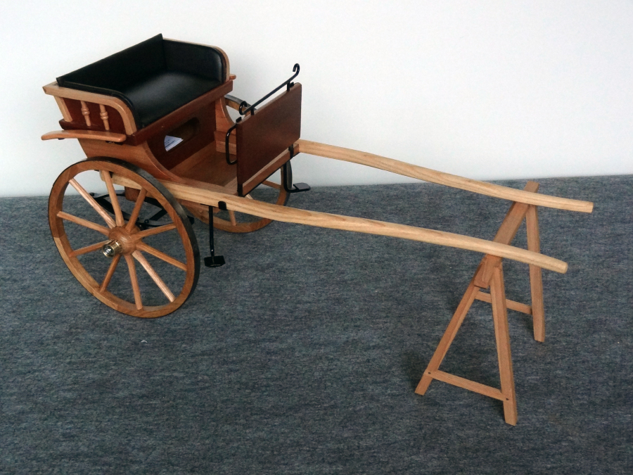 Reproduction hippomobile miniature gig commun