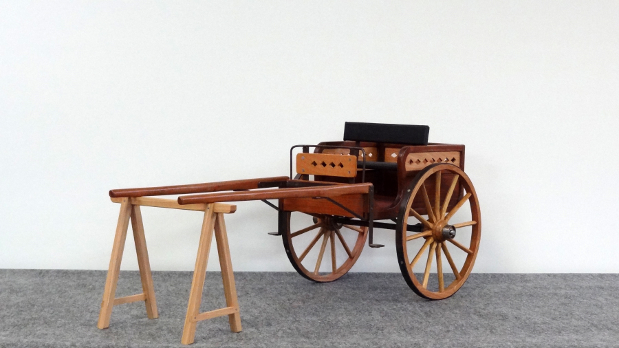 Reproduction hippomobile gig morgan cart