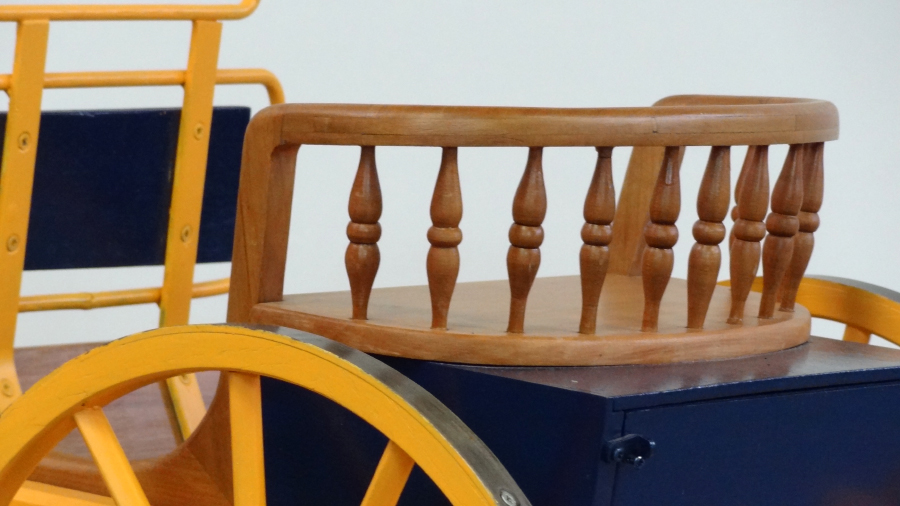 Reproduction miniature hippomobile gig de Liverpool