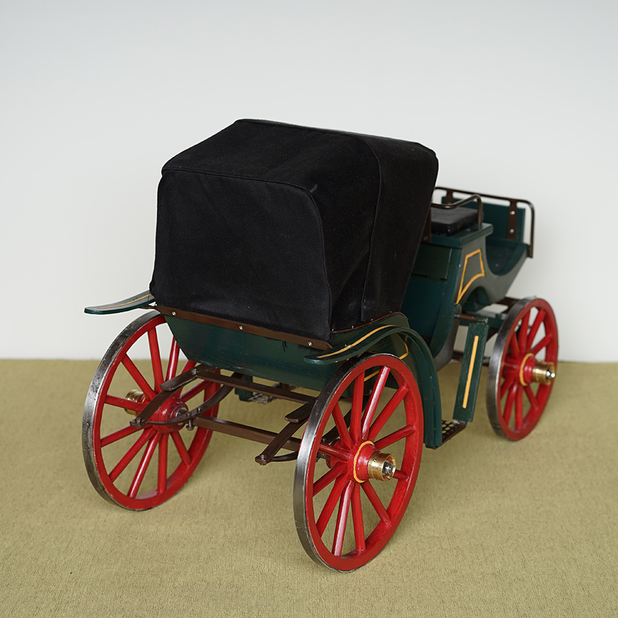 Reproduction miniature calèche milord