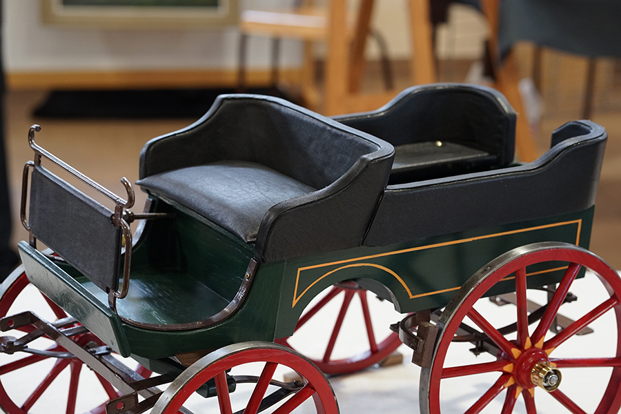 Reproduction hippomobile miniature phaéton wagonnette