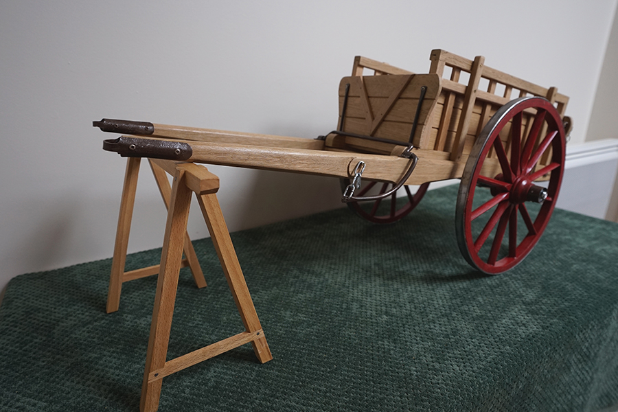 Reproduction miniature tombereau hippomobile