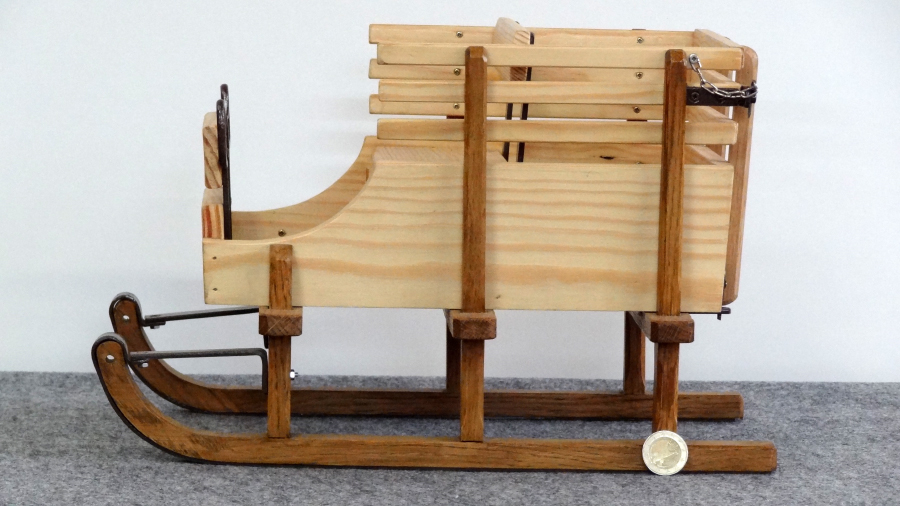 Reproduction hippomobile traineau de Besse