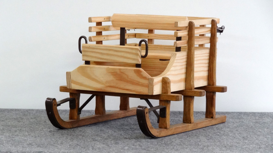 Reproduction hippomobile traineau de Besse