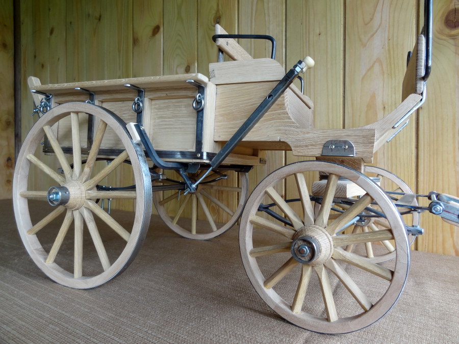 Projet reproduction miniature voiture hippomobile agricole