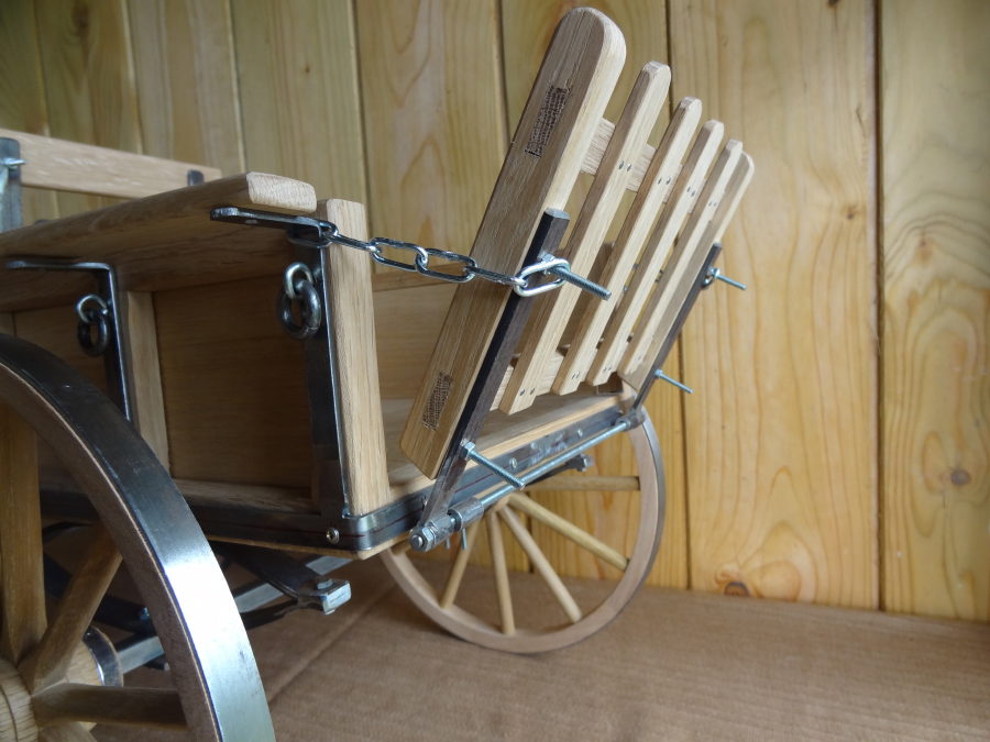 Projet reproduction miniature voiture hippomobile agricole