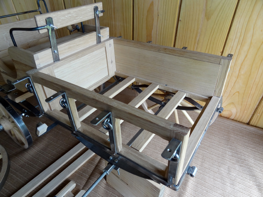 Projet reproduction miniature voiture hippomobile agricole